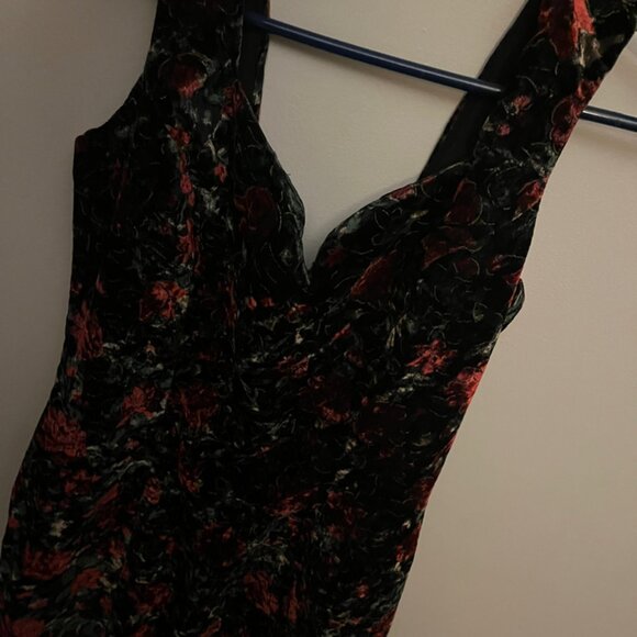 Size 9 dark velvet floral mini dress - Picture 3 of 5